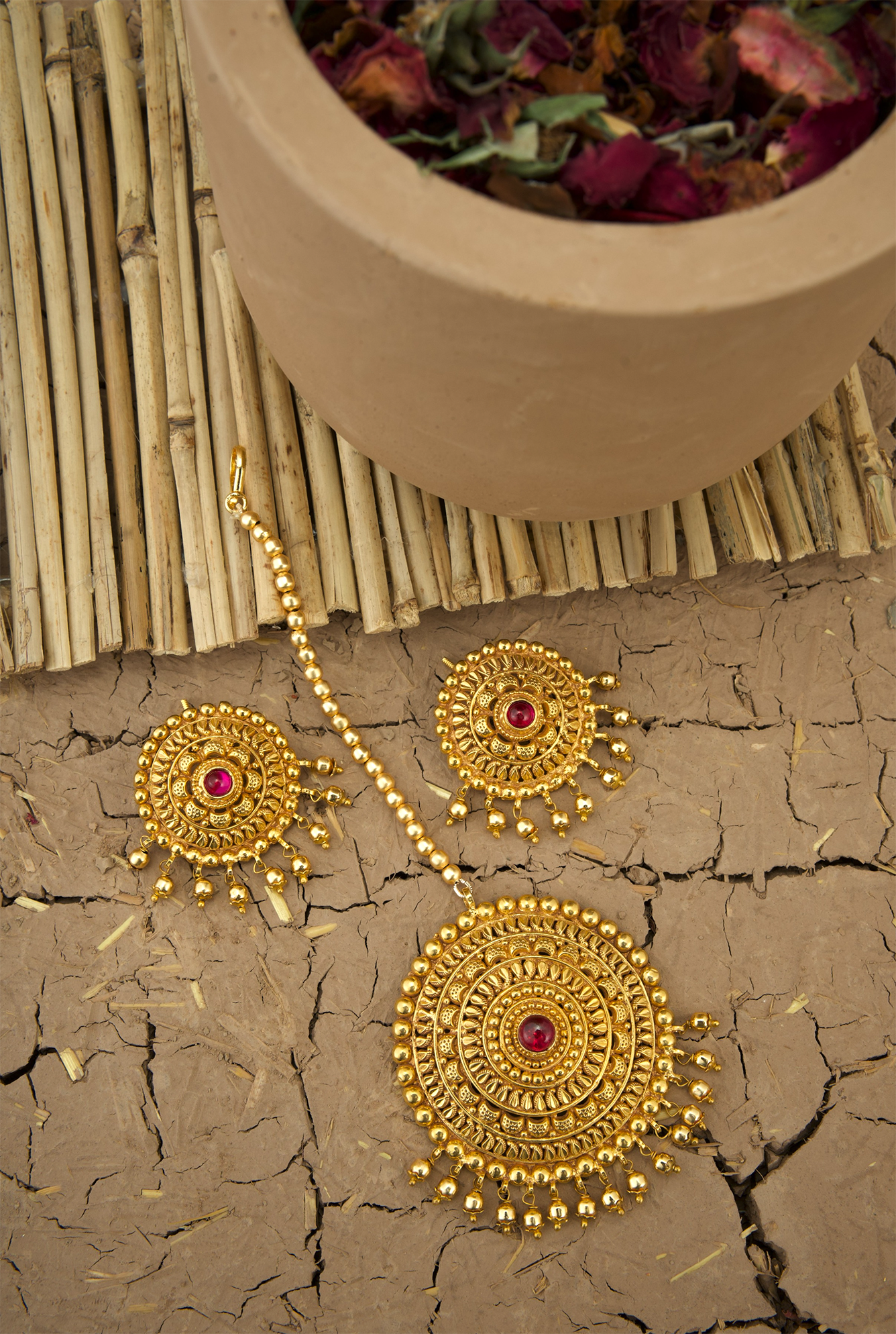 Yamira  choker Earing Tikka Handcrafted Gold Plated