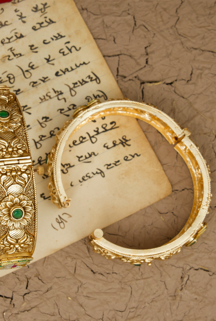 Bahaar openable gold plated bangle