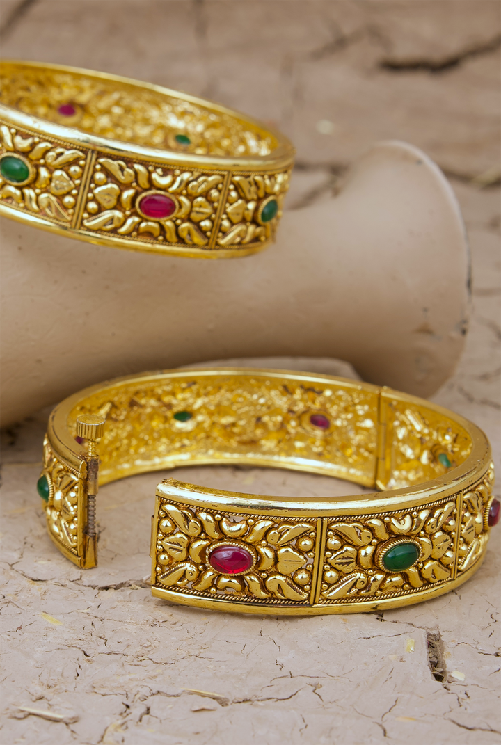 Zarina openable Handcrafted gold plated bangle