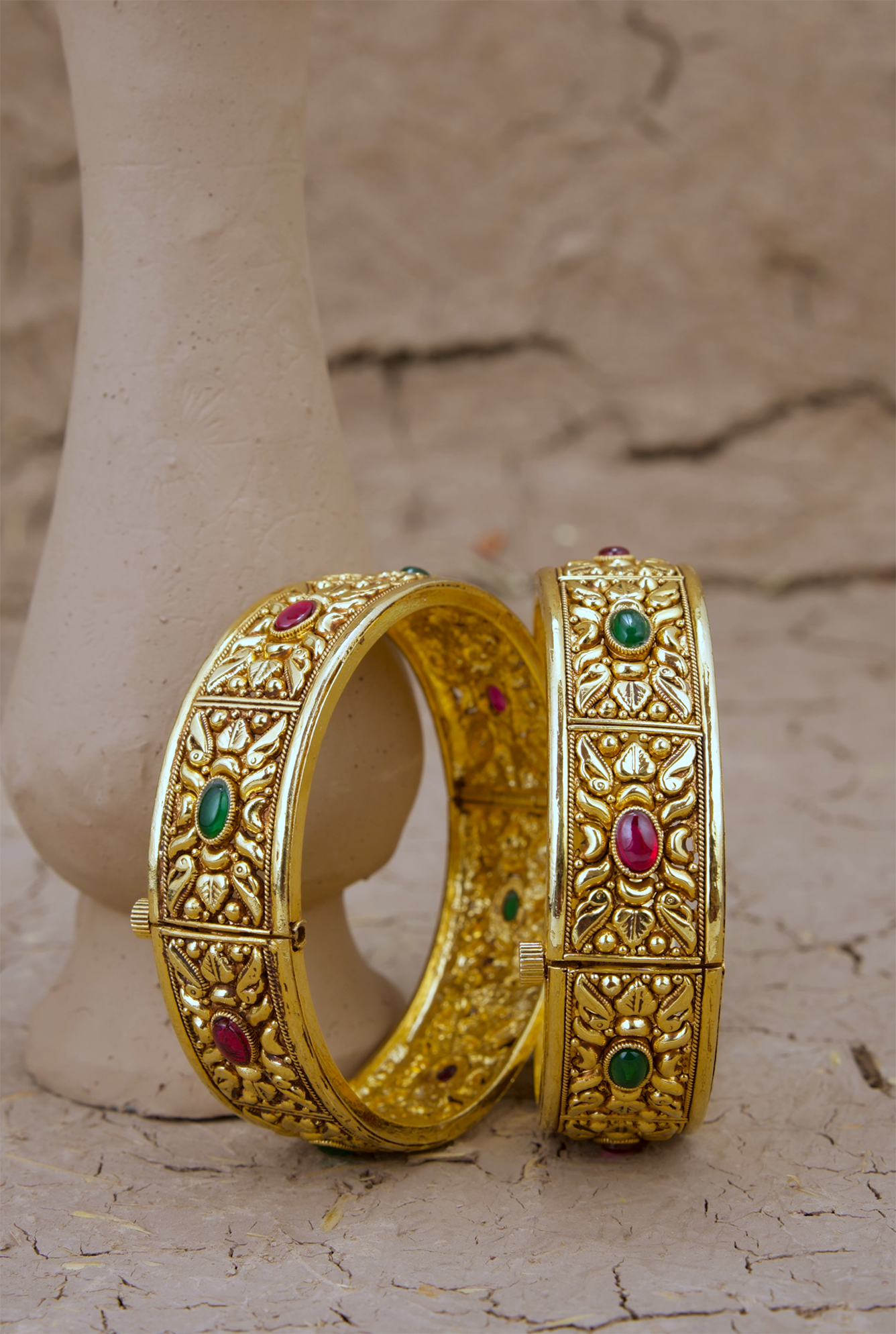 Zarina openable Handcrafted gold plated bangle