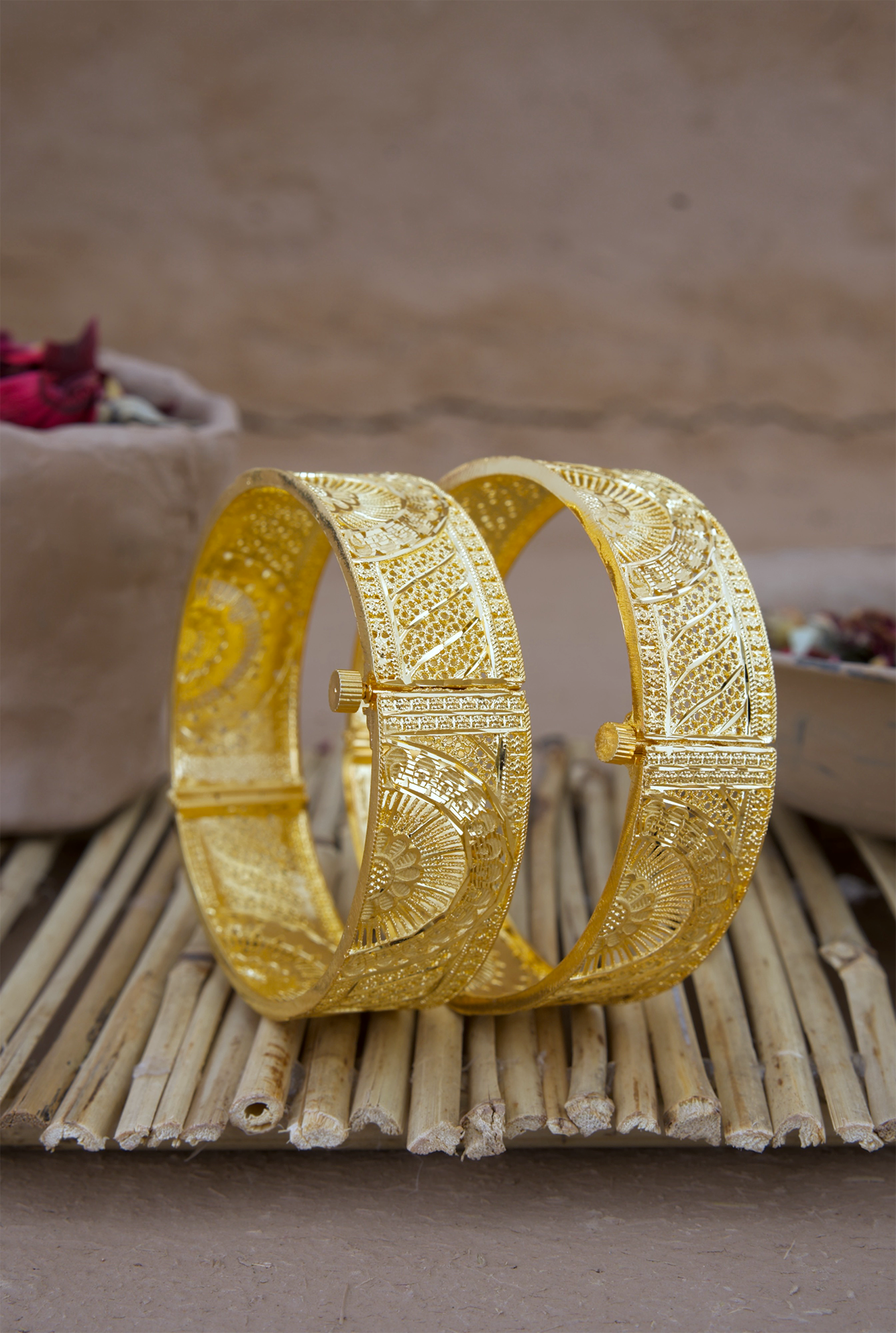 Sohni openable gold plated bangle