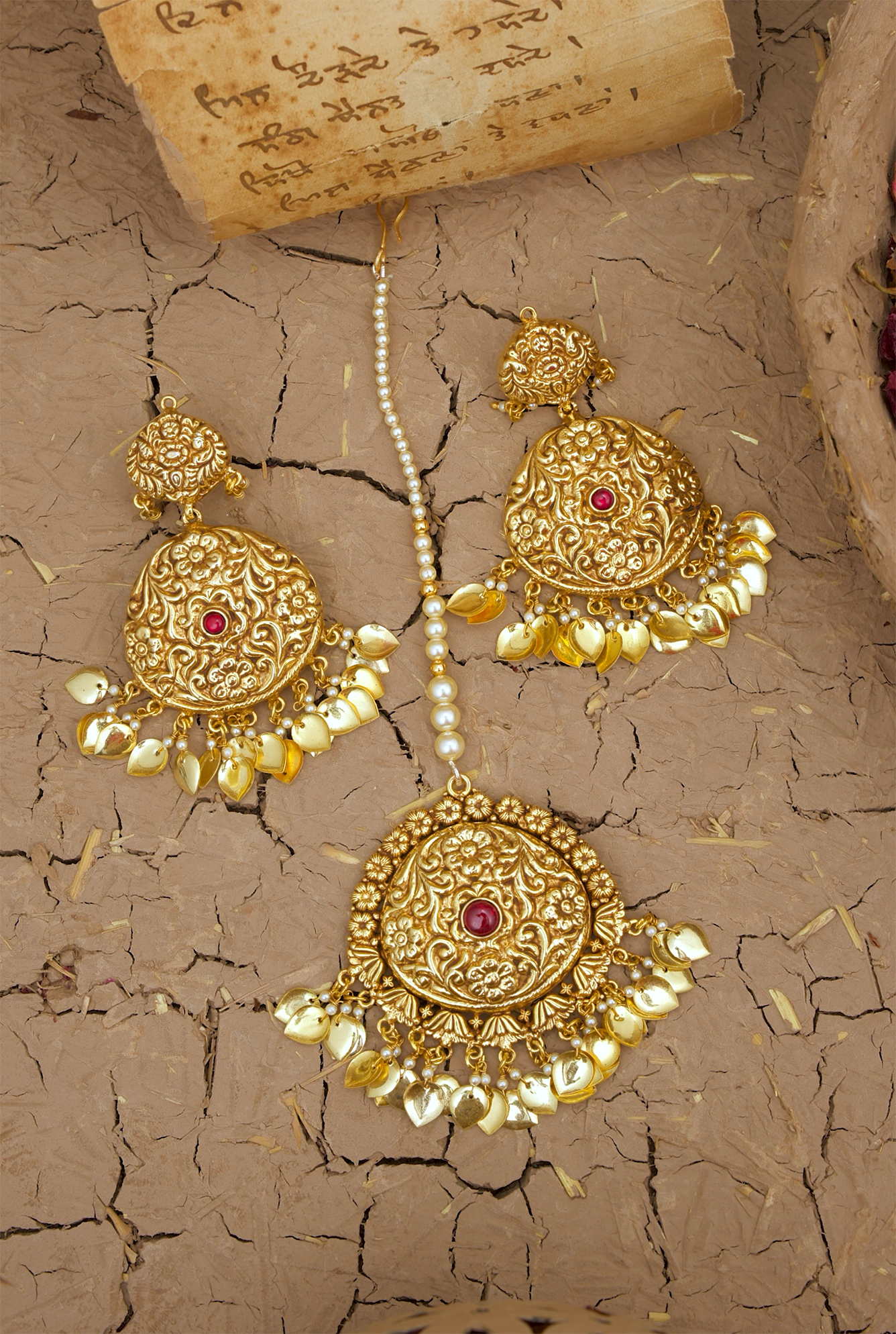 Zoya  Earing Tikka Handcrafted Gold Plated