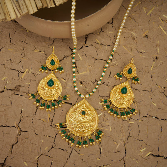 Hoorani Necklace Earrings Tikka Handcrafted Gold Plated