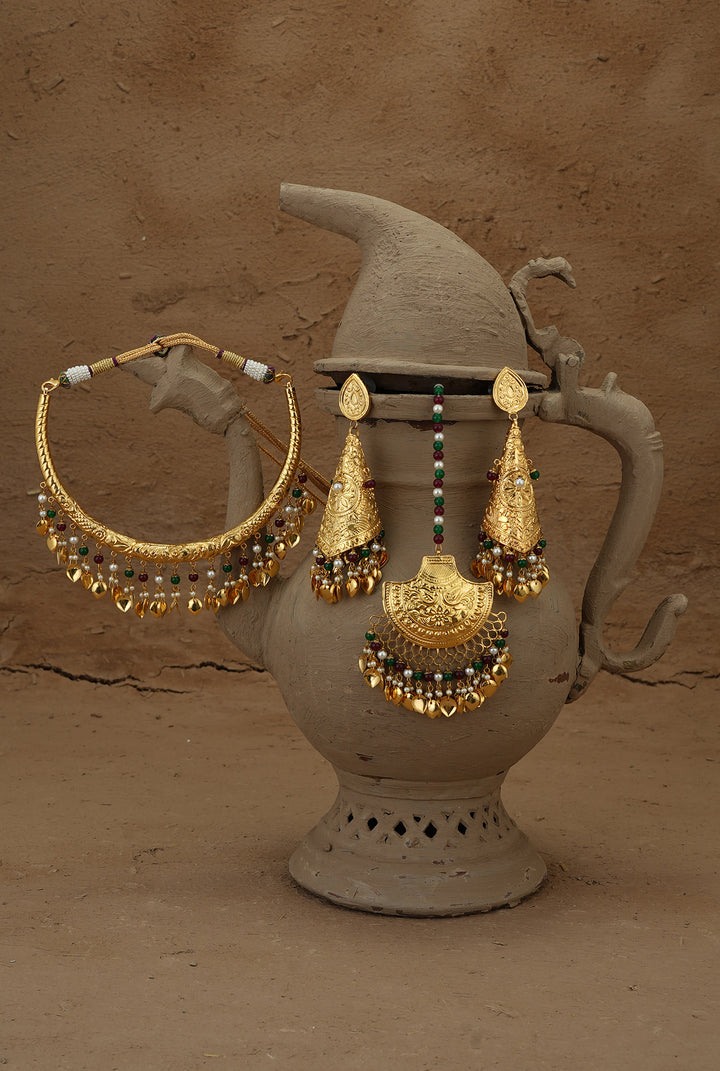Isha Hasli set Handcrafted Gold Plated