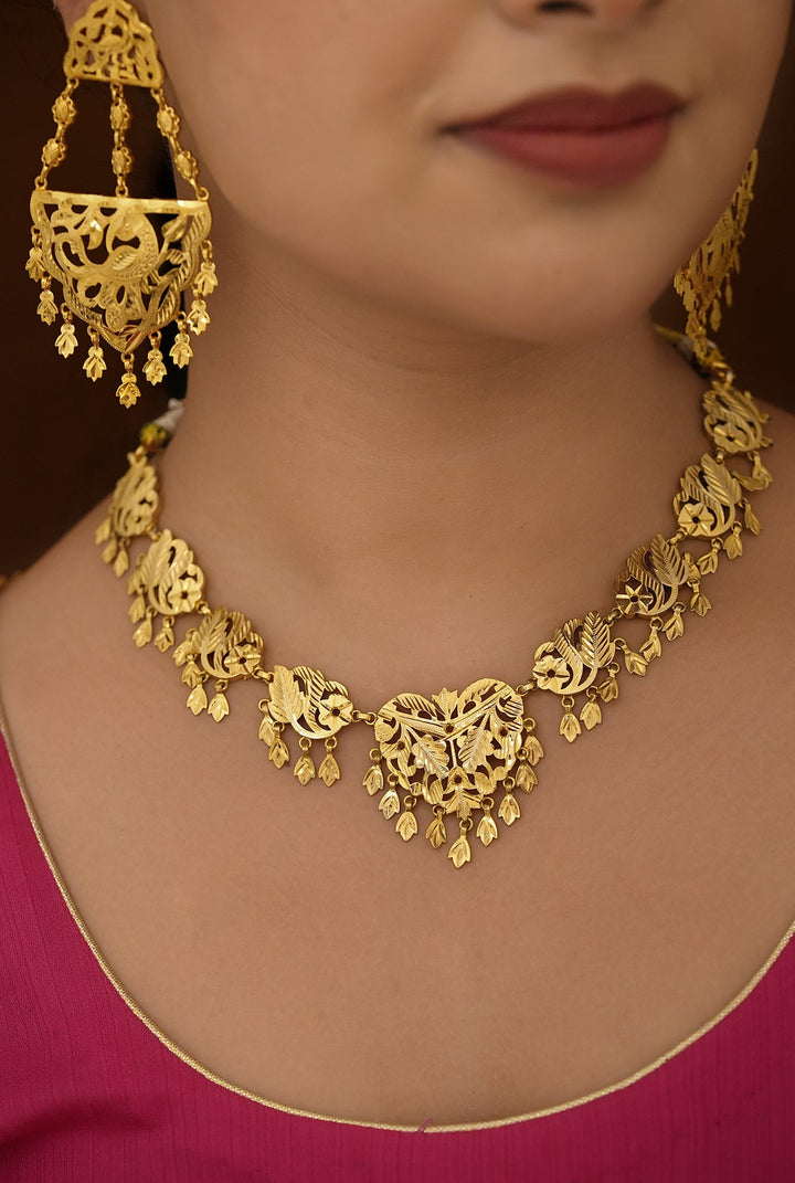 Bhavi Necklace Earing Tika Handcrafted Gold Plated
